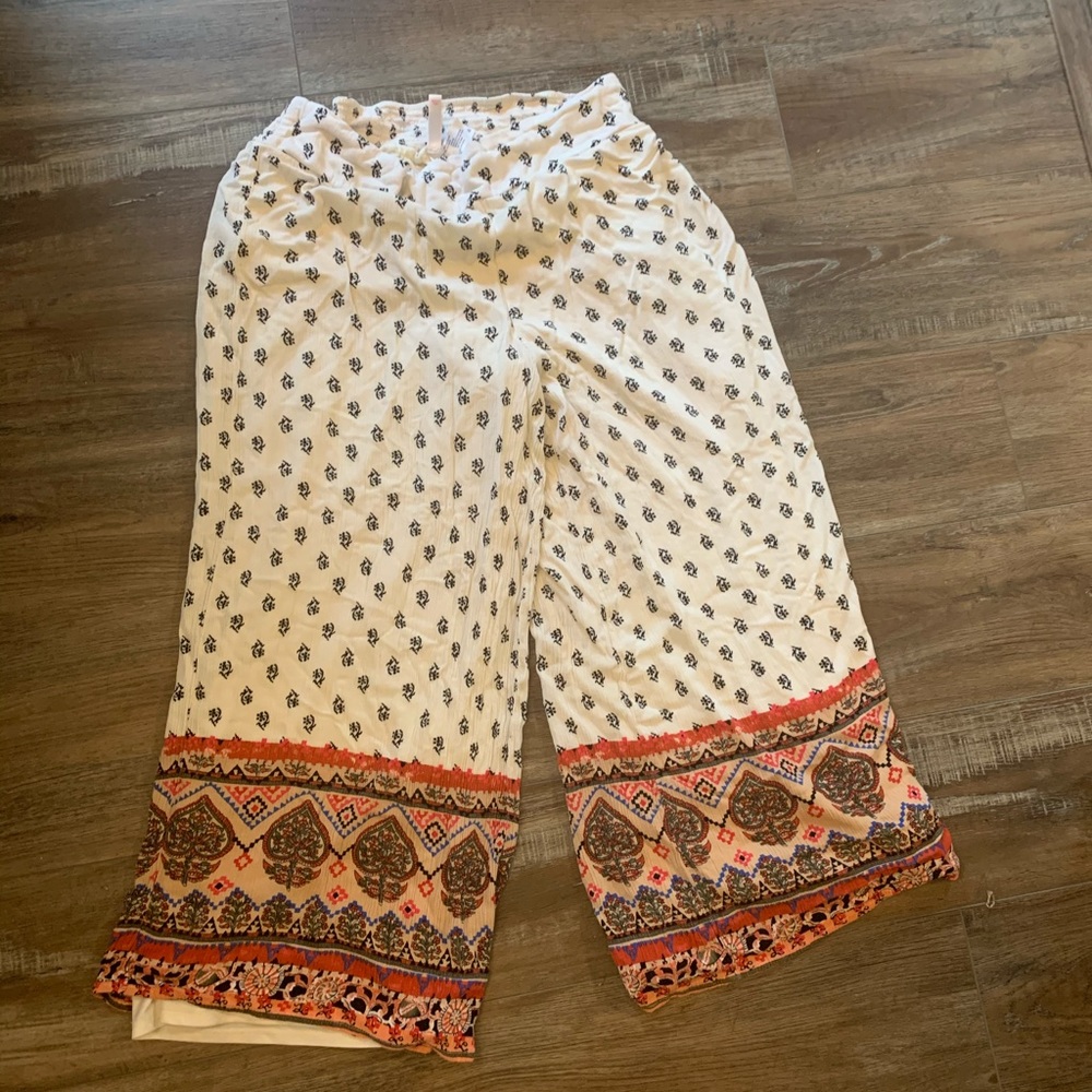 Xhileration gaucho pant size XL